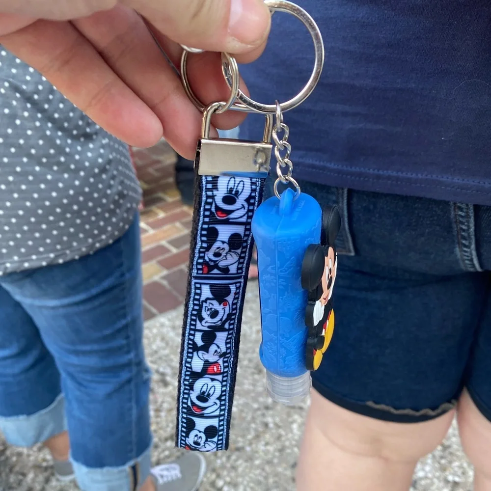 Handmade Minnie ears holder keychain in Mickey Mouse design